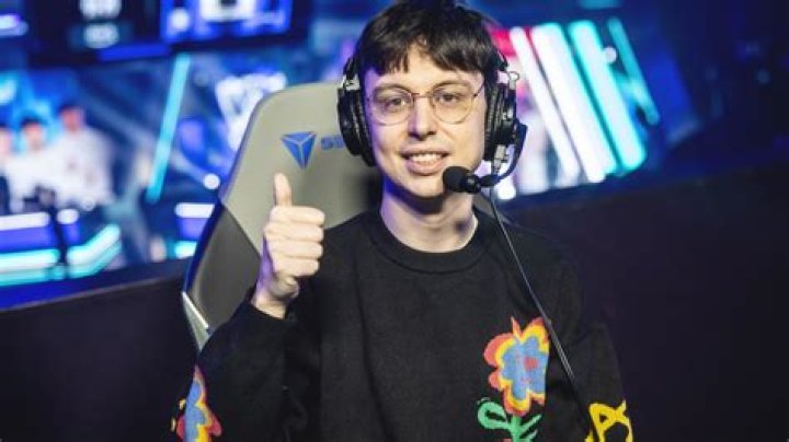 Discover The Mystery Behind Caedrel's Twitch Girlfriend